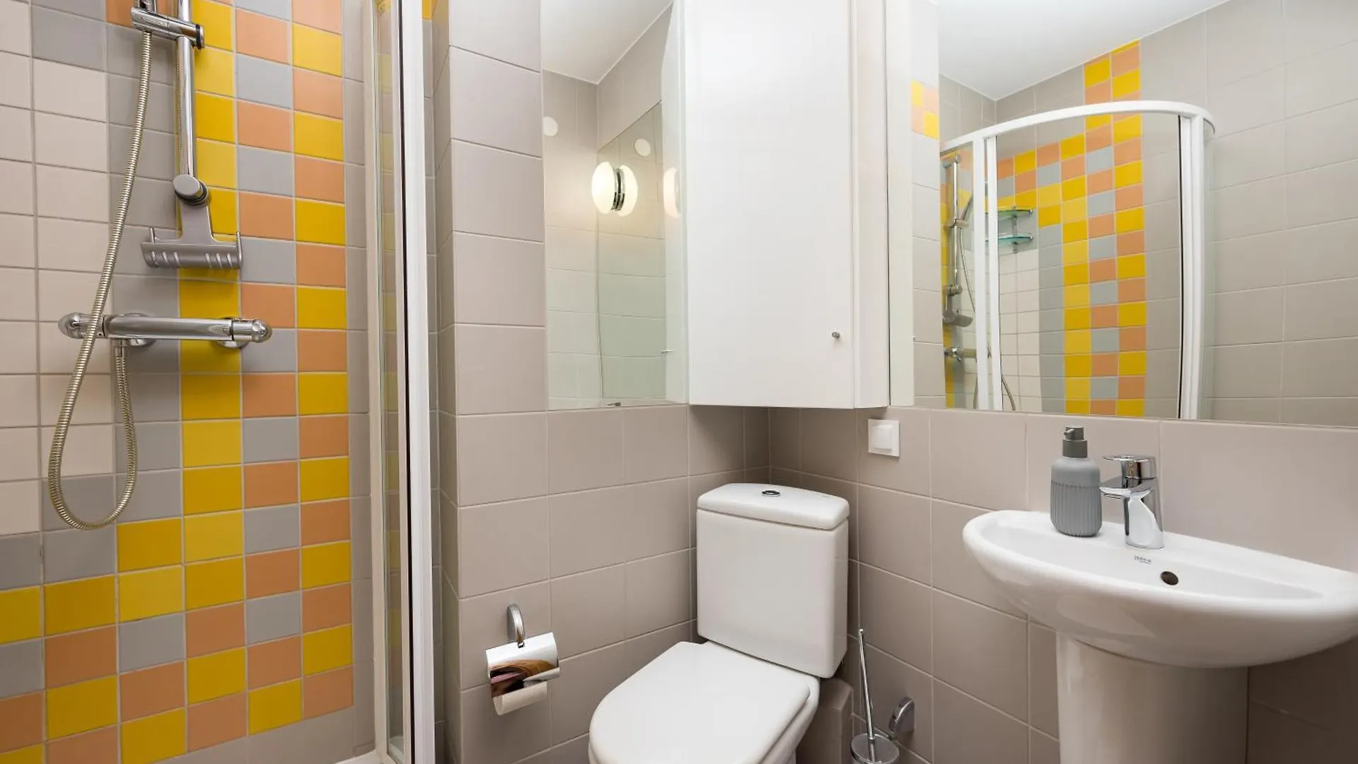 Metro Imielin 2-Bedroom Apartment Warszawa Polska