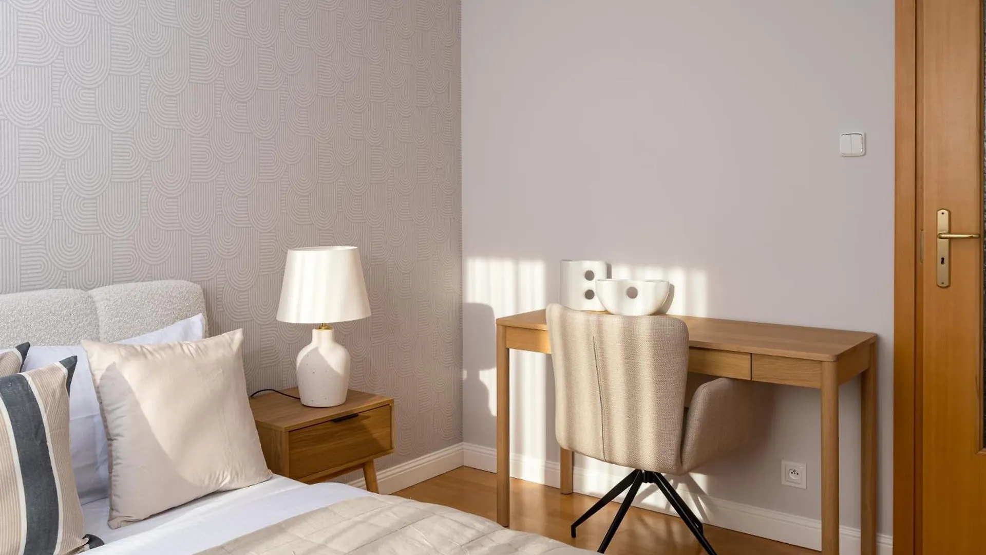 Metro Imielin 2-Bedroom Apartment Warszawa Polska