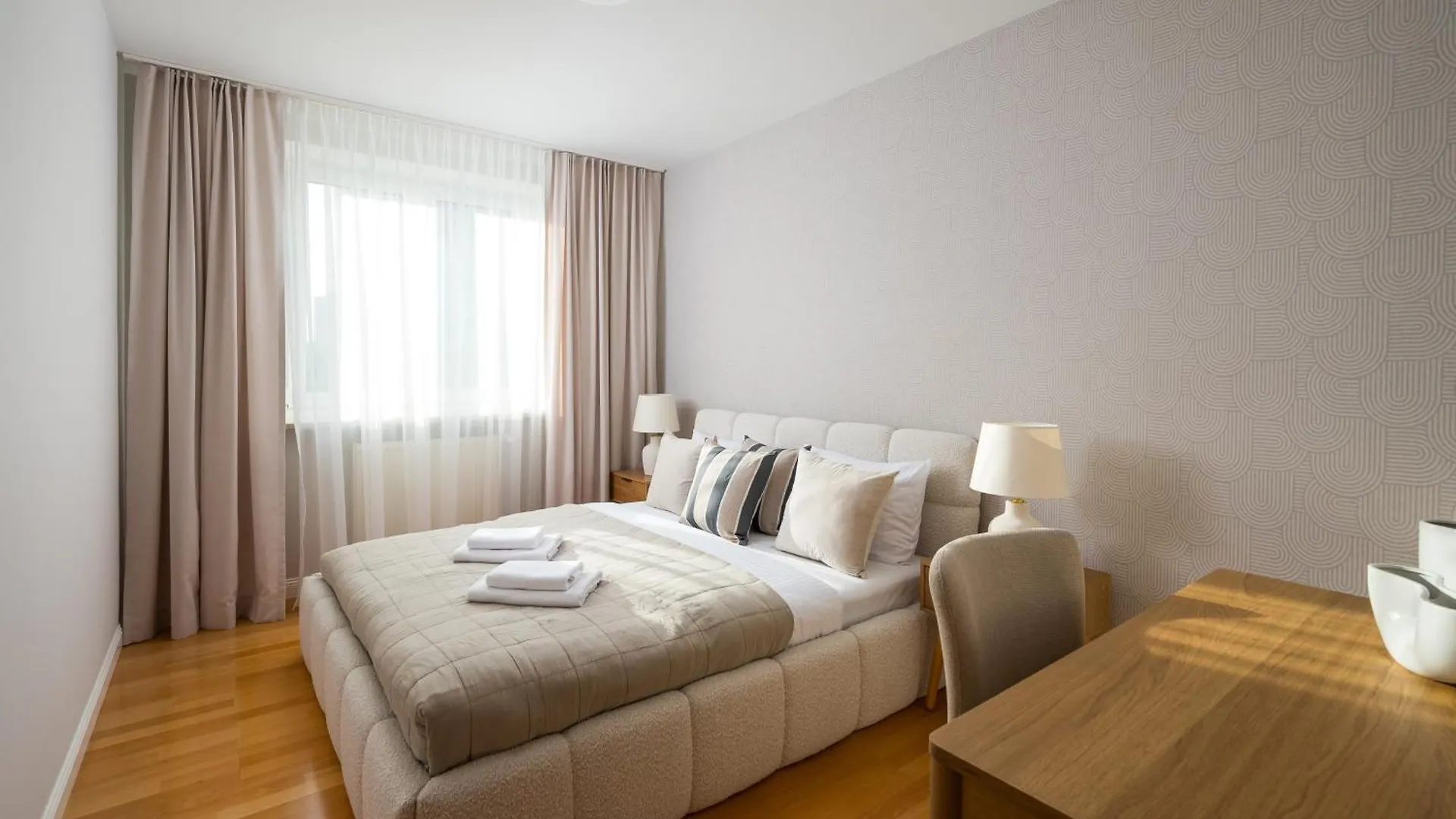 Metro Imielin 2-Bedroom Apartment Warszawa