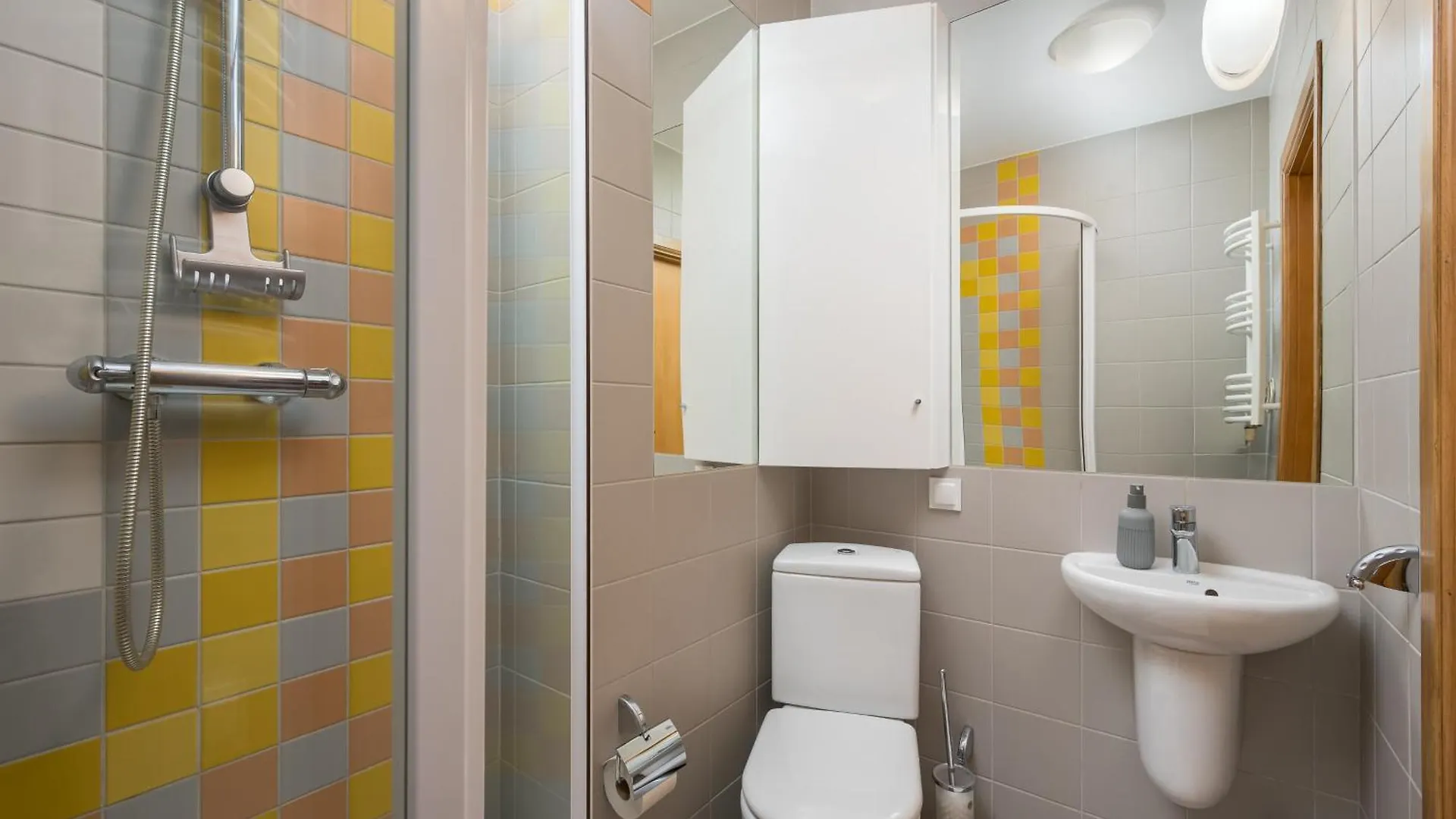 Metro Imielin 2-Bedroom Apartment Warszawa