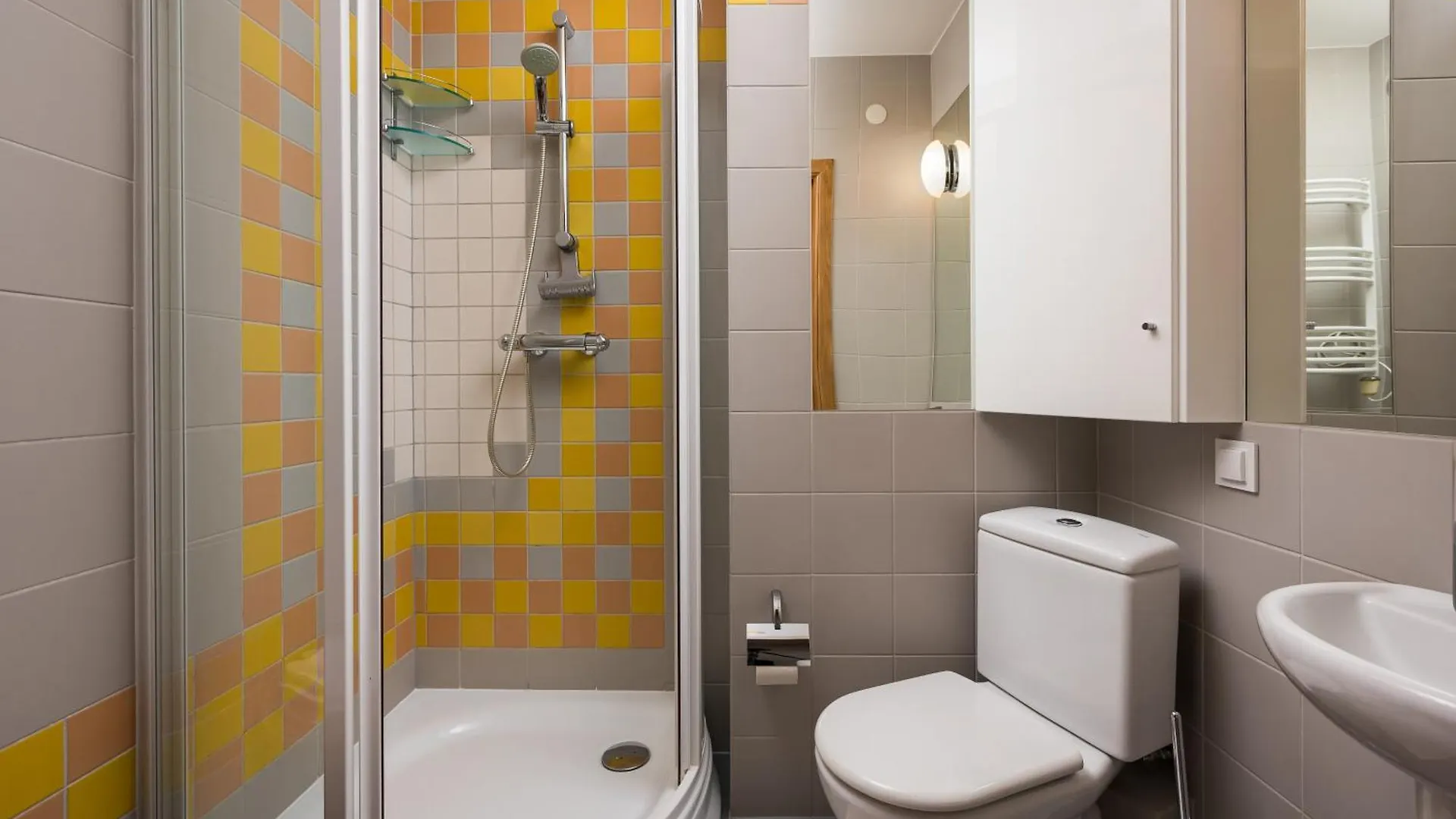 Metro Imielin 2-Bedroom Apartment Warszawa