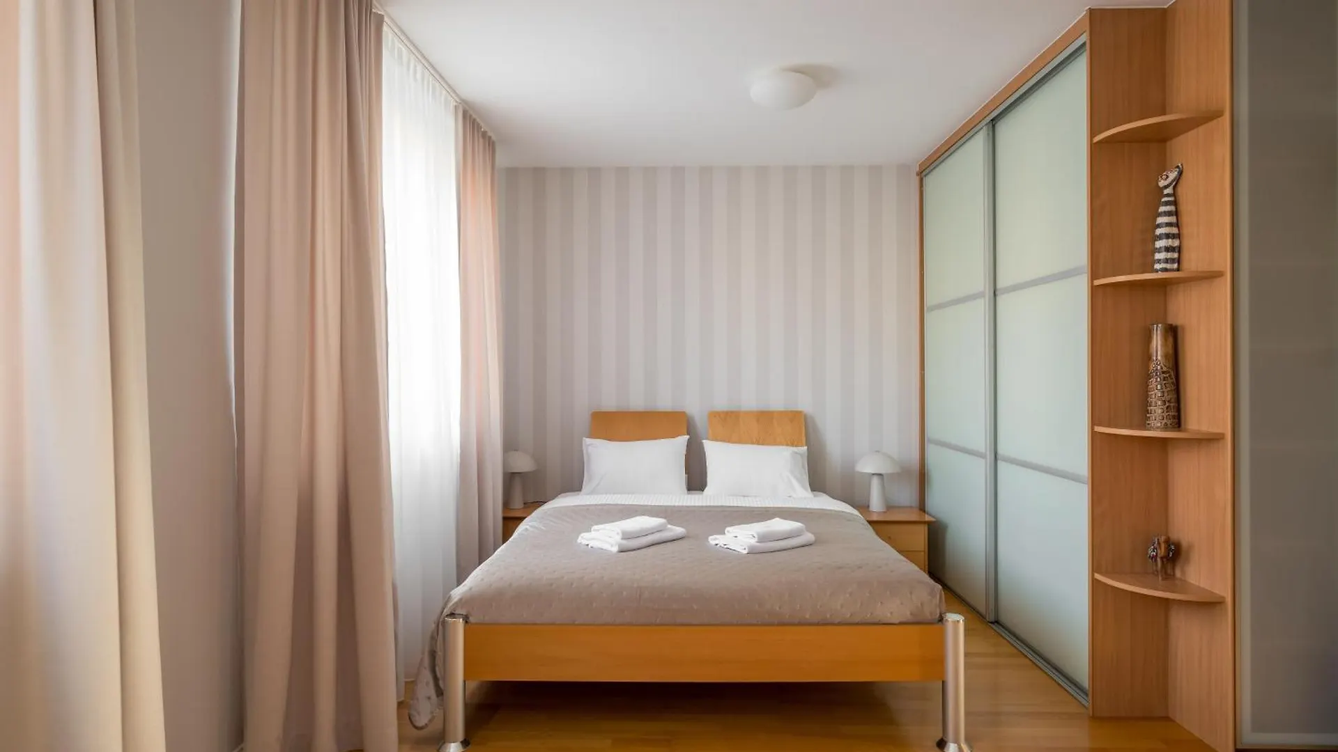 Metro Imielin 2-Bedroom Apartment Warszawa
