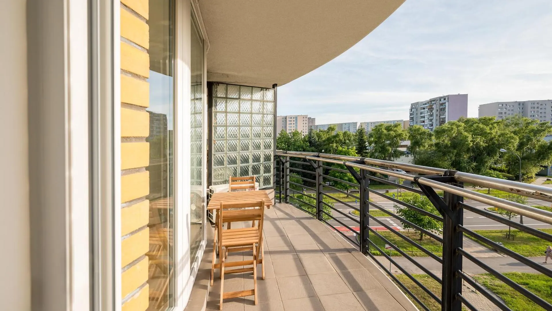 Metro Imielin 2-Bedroom Apartment Warszawa 0*,  Polska