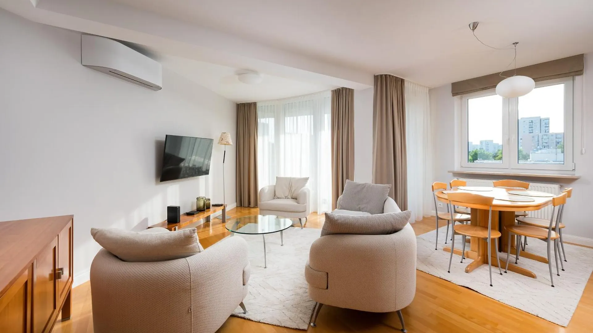 Metro Imielin 2-Bedroom Apartment Warszawa